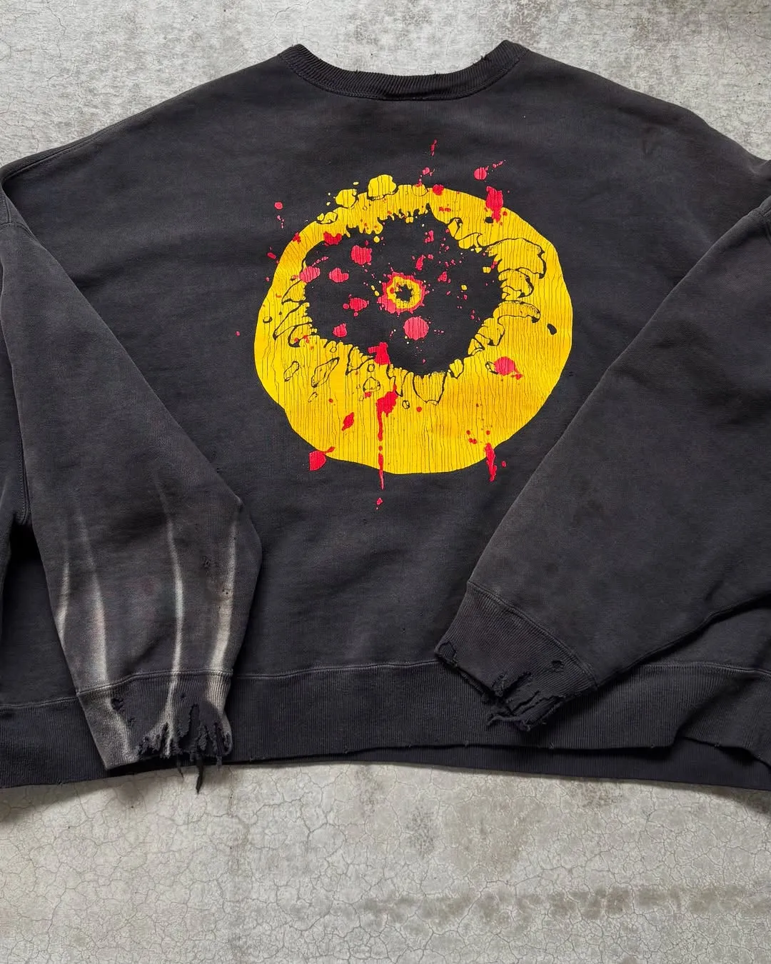 SAINT Mxxxxxx x CACTUS PLANT FLEA MARKET SMILE SWEATER SHIRT CPFM co-branded sweatshirt with smiley face, washed black S-XL, ready-to-wear Assute dyeing, heavy fermentation washing, multi-position spray fading, ultra-complex manual polishing/destruction treatment/special shearing treatment, special striped cuffs/multi-position shearing/pure handmade graffiti and dirty The only correct co-branded main wheat label/wash water label/little angel anti-counterfeiting label in the entire network